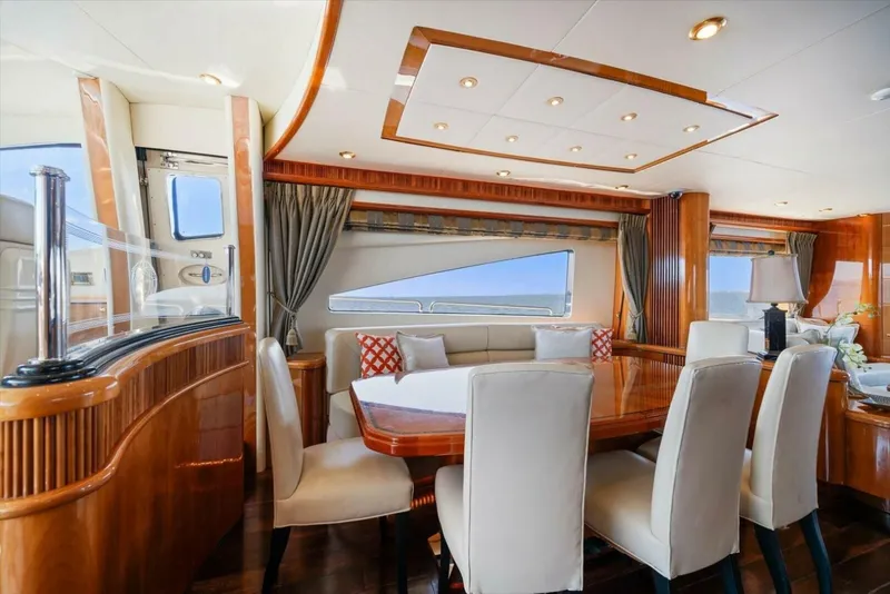 Slide: The Image of 2005 Sunseeker 82 Yacht - Image 14 - 14