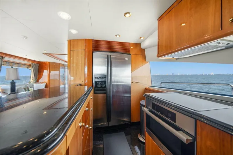 Slide: The Image of 2005 Sunseeker 82 Yacht - Image 16 - 16