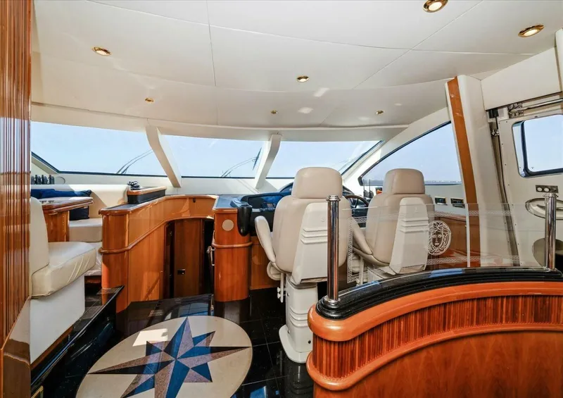 Slide: The Image of 2005 Sunseeker 82 Yacht - Image 18 - 18