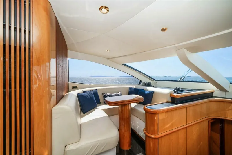 Slide: The Image of 2005 Sunseeker 82 Yacht - Image 19 - 19