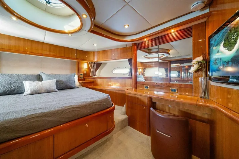 Slide: The Image of 2005 Sunseeker 82 Yacht - Image 29 - 29