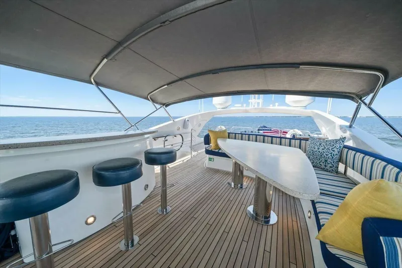 Slide: The Image of 2005 Sunseeker 82 Yacht - Image 41 - 41