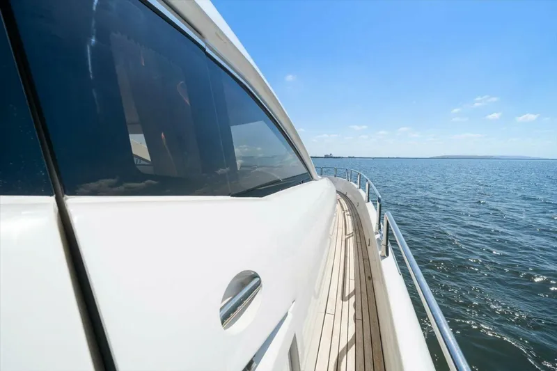 Slide: The Image of 2005 Sunseeker 82 Yacht - Image 52 - 52