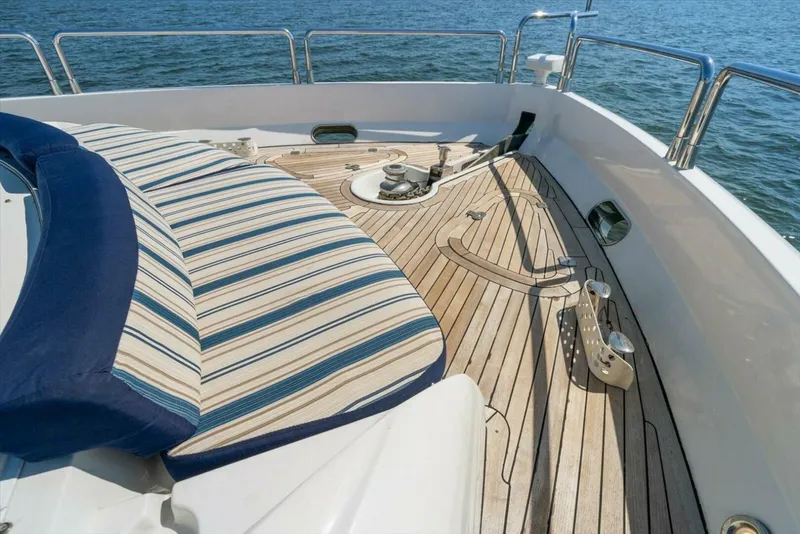 Slide: The Image of 2005 Sunseeker 82 Yacht - Image 53 - 53