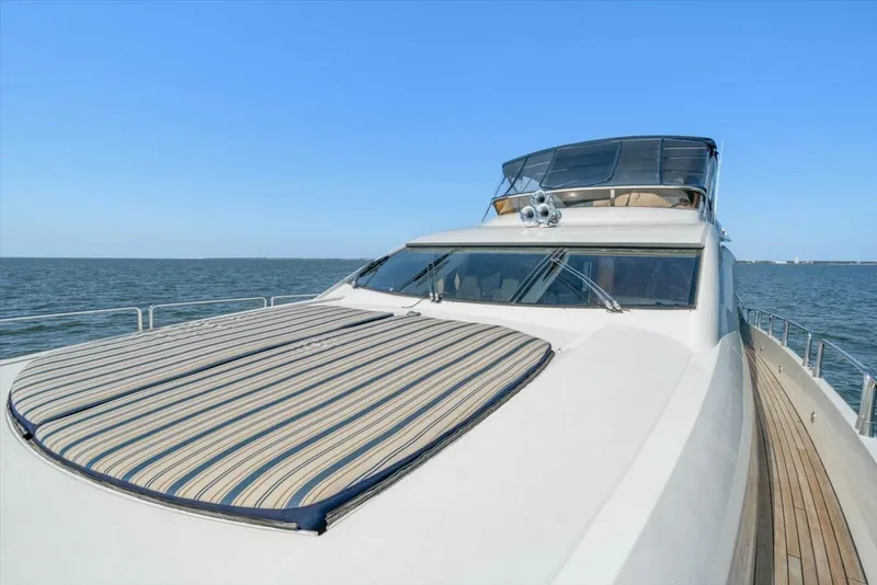 Slide: The Image of 2005 Sunseeker 82 Yacht - Image 54 - 54