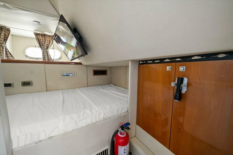 Slide: The Image of 2005 Sunseeker 82 Yacht - Image 60 - 60