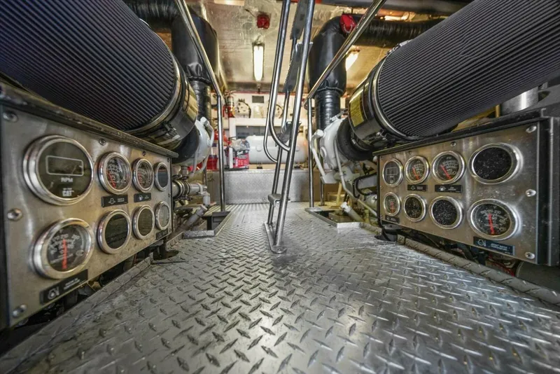 Slide: The Image of 2005 Sunseeker 82 Yacht - Image 67 - 67