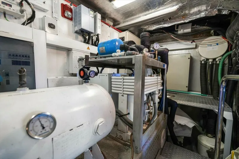 Slide: The Image of 2005 Sunseeker 82 Yacht - Image 69 - 69