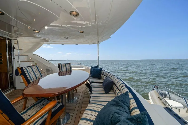 Slide: The Image of 2005 Sunseeker 82 Yacht - Image 9 - 9