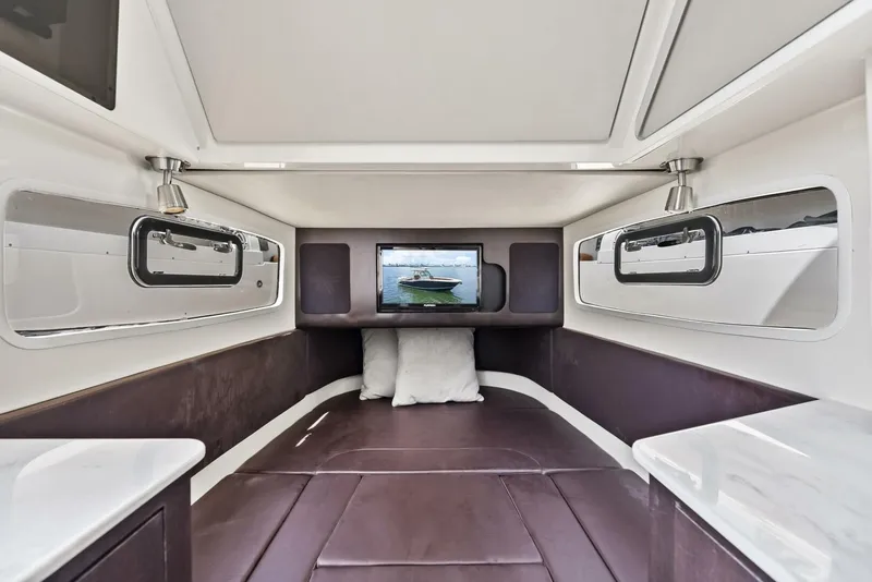 Slide: The Image of 2018 Scout 355 Lxf - Image 11 - 11