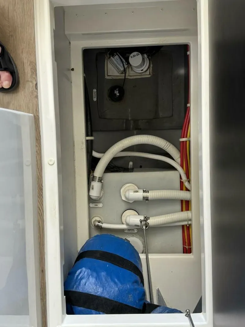 Slide: The Image of 2020 Carver C36 Command Bridge - Image 100 - 100