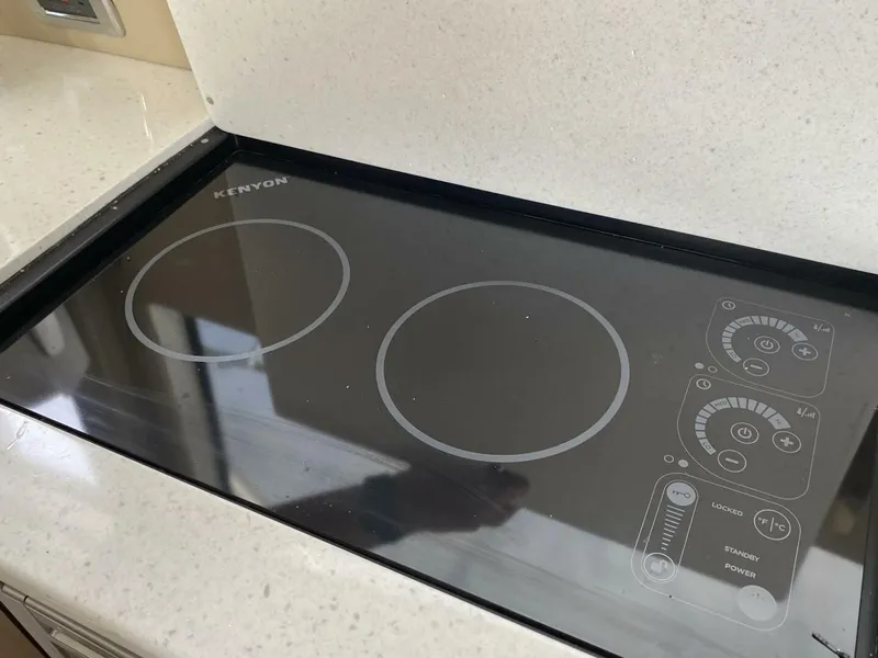 Slide: The Image of 2020 Carver C36 Command Bridge - Image 83 - 83