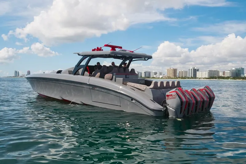 Slide: The Image of 2024 Midnight Express 52 Vitesse - Image 11 - 11