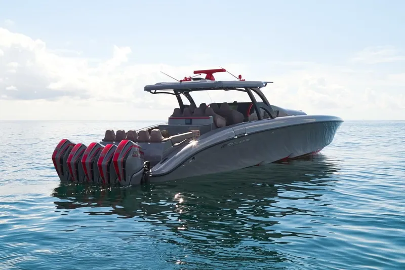 Slide: The Image of 2024 Midnight Express 52 Vitesse - Image 13 - 13