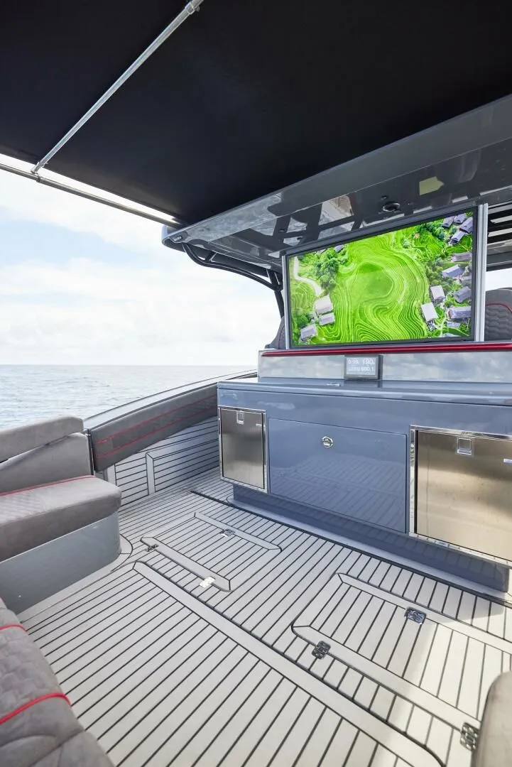 Slide: The Image of 2024 Midnight Express 52 Vitesse - Image 49 - 49