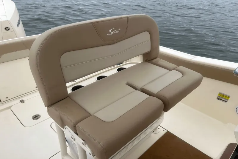 Slide: The Image of Scout 240 XSF 2022 - 10