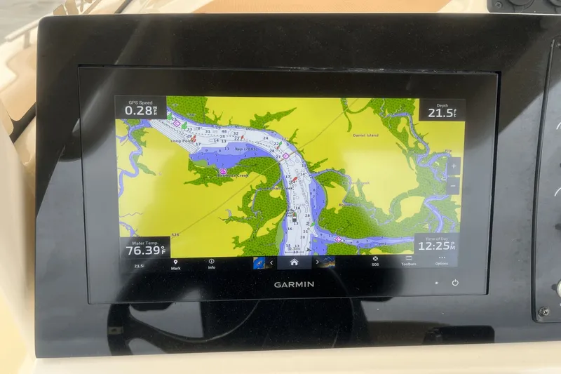 Slide: The Image of Scout 240 XSF 2022 - 12