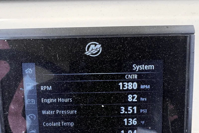 Slide: The Image of Scout 240 XSF 2022 - 18