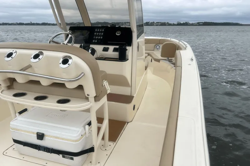 Slide: The Image of Scout 240 XSF 2022 - 8