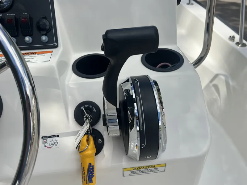 Slide: The Image of Boston Whaler 170 Montauk 2016 - 11