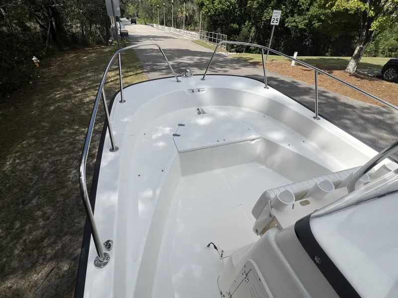 Slide: The Image of Boston Whaler 170 Montauk 2016 - 18