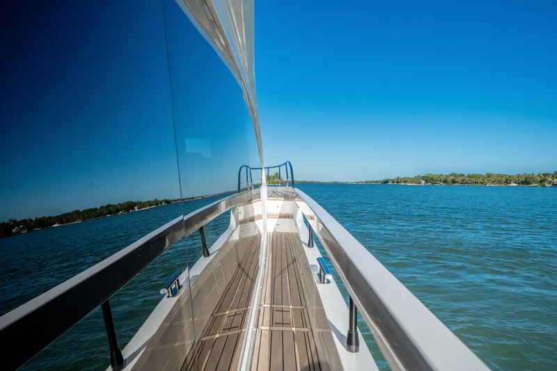 Slide: The Image of Azimut Fly 62 2026 - 25