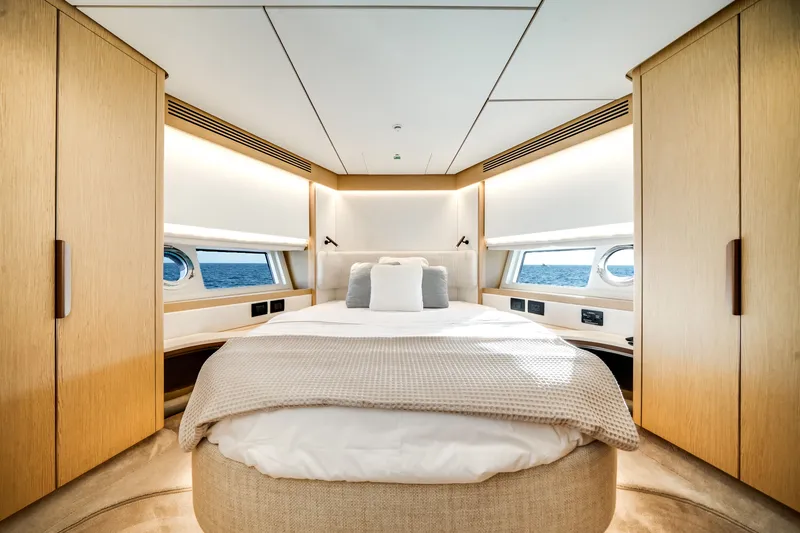 Slide: The Image of Azimut Fly 62 2026 - 55