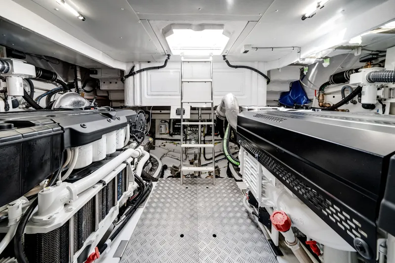 Slide: The Image of Azimut Fly 62 2026 - 61