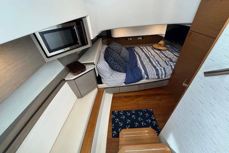 Slide: The Image of Tiara 43 LS 2023 - 70