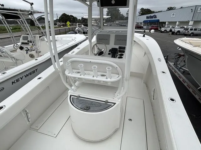 Slide: The Image of Pair Customs 25 Center Console 2024 - 6