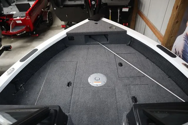 Slide: The Image of Crestliner 1850 Fish Hawk WT JS 2026 - 11