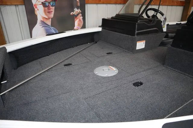 Slide: The Image of Crestliner 1850 Fish Hawk WT JS 2026 - 5