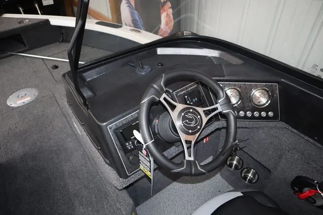 Slide: The Image of Crestliner 1850 Fish Hawk WT JS 2026 - 6