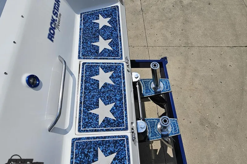 Slide: The Image of 2007 Fountain 42 Lightning boat with star-patterned deck and dual exhaust pipes. - 35