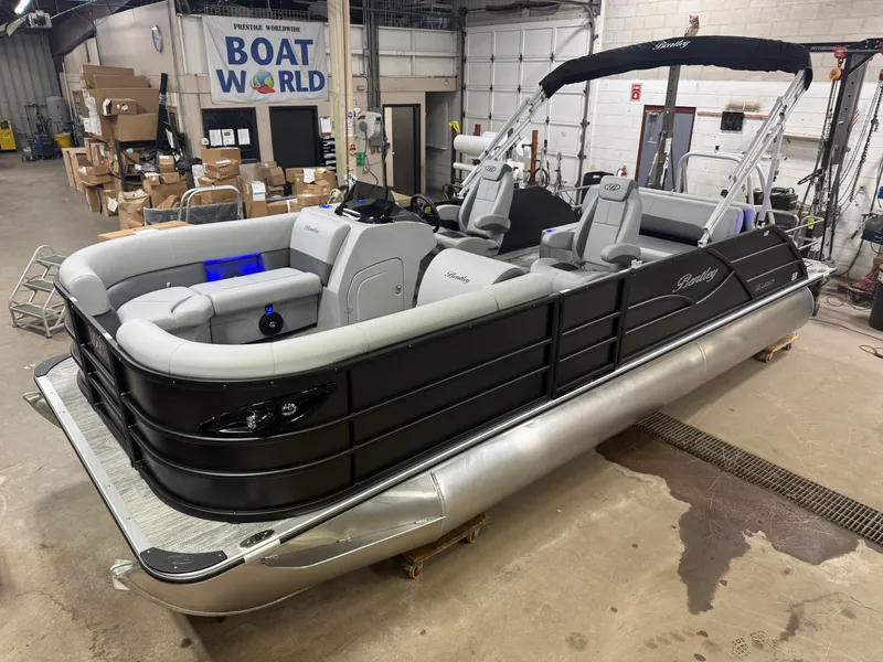 The Image of Bentley Pontoons Legacy 220 Swingback & Honda 4-Stroke EFI 2026 - 1