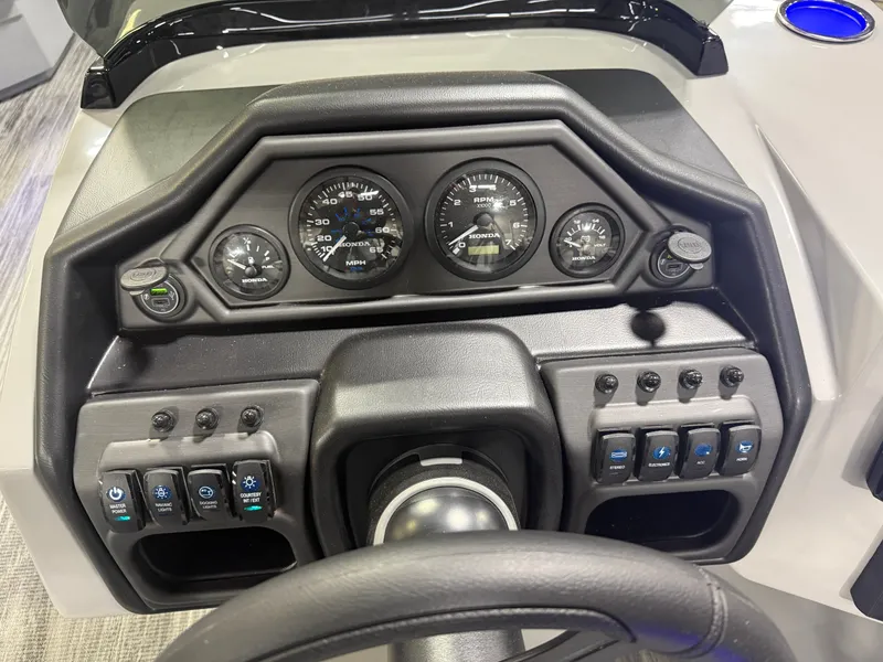 Slide: The Image of Bentley Pontoons Legacy 220 Swingback & Honda 4-Stroke EFI 2026 - 12