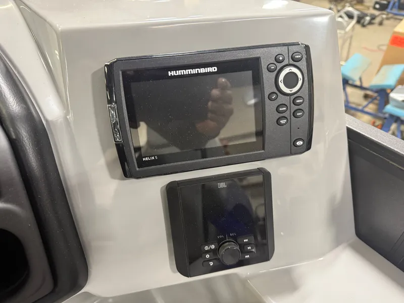 Slide: The Image of Bentley Pontoons Legacy 220 Swingback & Honda 4-Stroke EFI 2026 - 13