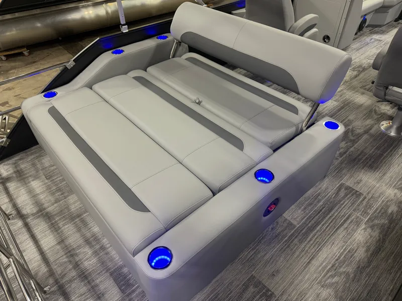 Slide: The Image of Bentley Pontoons Legacy 220 Swingback & Honda 4-Stroke EFI 2026 - 17