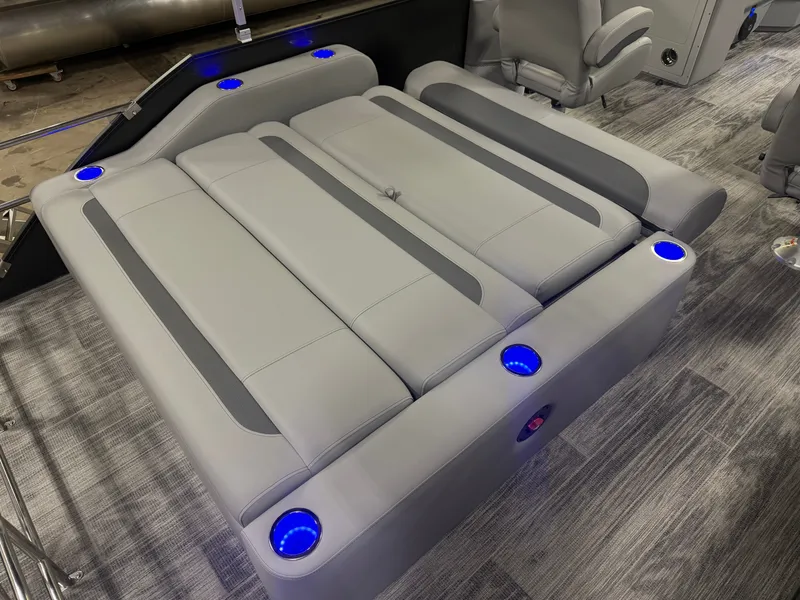 Slide: The Image of Bentley Pontoons Legacy 220 Swingback & Honda 4-Stroke EFI 2026 - 18