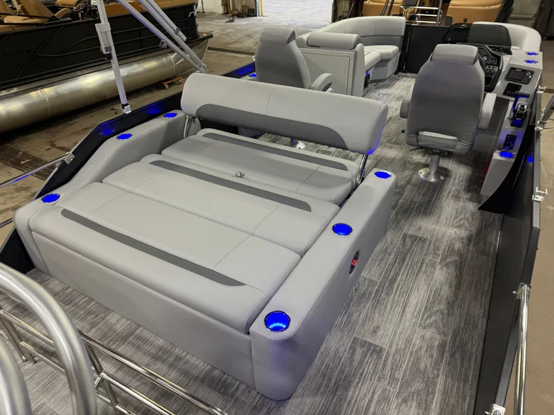Slide: The Image of Bentley Pontoons Legacy 220 Swingback & Honda 4-Stroke EFI 2026 - 22
