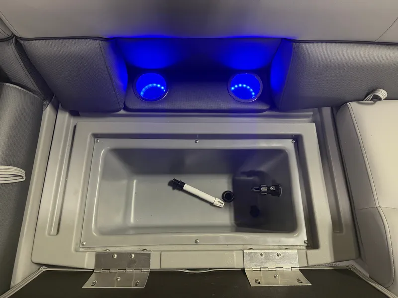 Slide: The Image of Bentley Pontoons Legacy 220 Swingback & Honda 4-Stroke EFI 2026 - 28