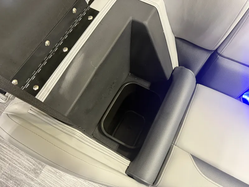 Slide: The Image of Bentley Pontoons Legacy 220 Swingback & Honda 4-Stroke EFI 2026 - 29