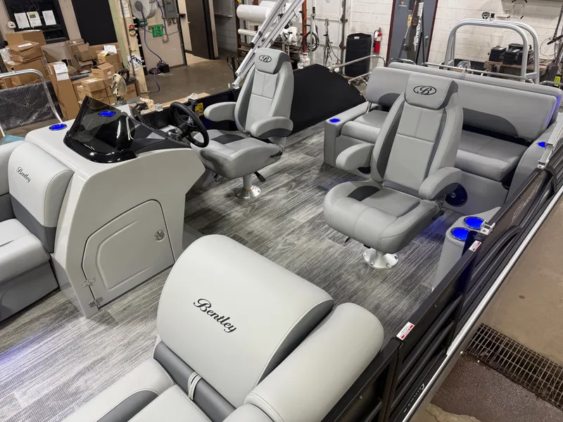 Slide: The Image of Bentley Pontoons Legacy 220 Swingback & Honda 4-Stroke EFI 2026 - 3