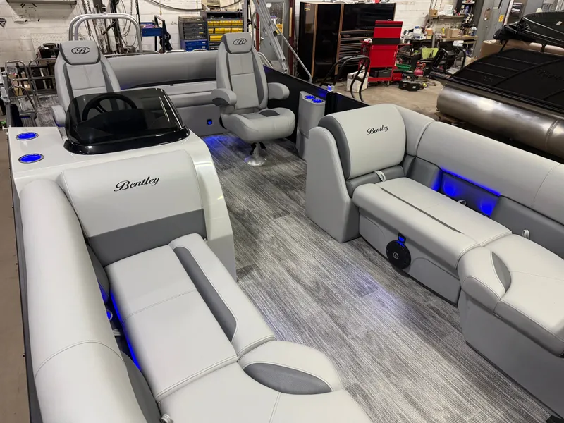 Slide: The Image of Bentley Pontoons Legacy 220 Swingback & Honda 4-Stroke EFI 2026 - 32