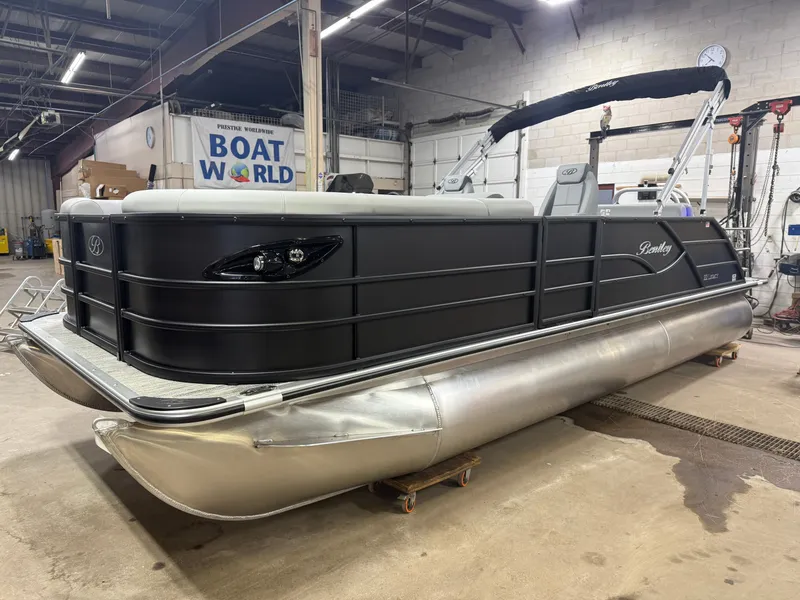 Slide: The Image of Bentley Pontoons Legacy 220 Swingback & Honda 4-Stroke EFI 2026 - 36