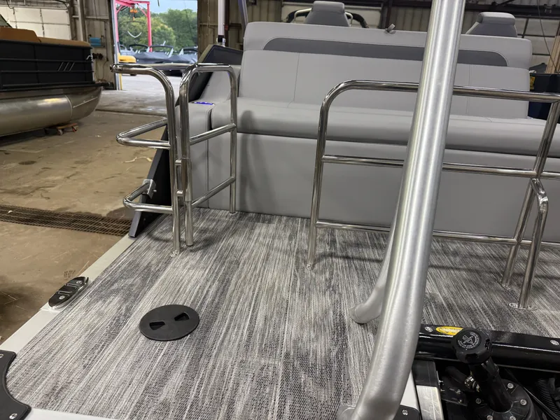 Slide: The Image of Bentley Pontoons Legacy 220 Swingback & Honda 4-Stroke EFI 2026 - 41