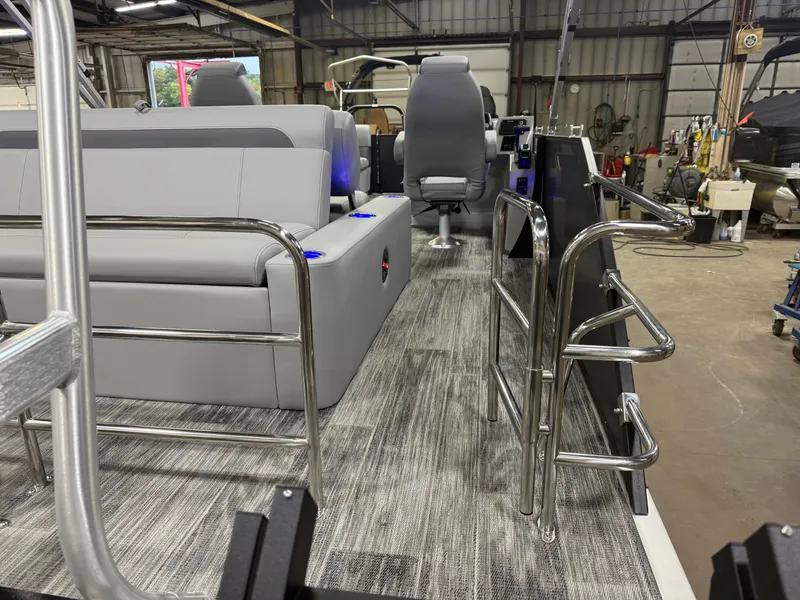 Slide: The Image of Bentley Pontoons Legacy 220 Swingback & Honda 4-Stroke EFI 2026 - 42