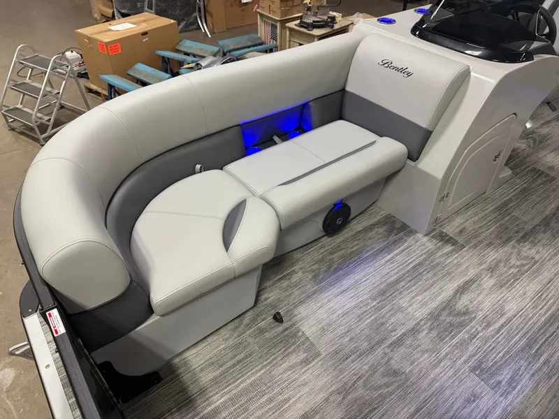 Slide: The Image of Bentley Pontoons Legacy 220 Swingback & Honda 4-Stroke EFI 2026 - 7