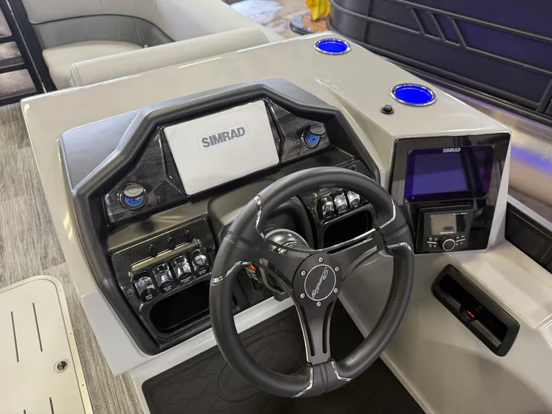 Slide: The Image of Bentley Pontoons Elite 223 Swingback Tritoon 2026 - 12