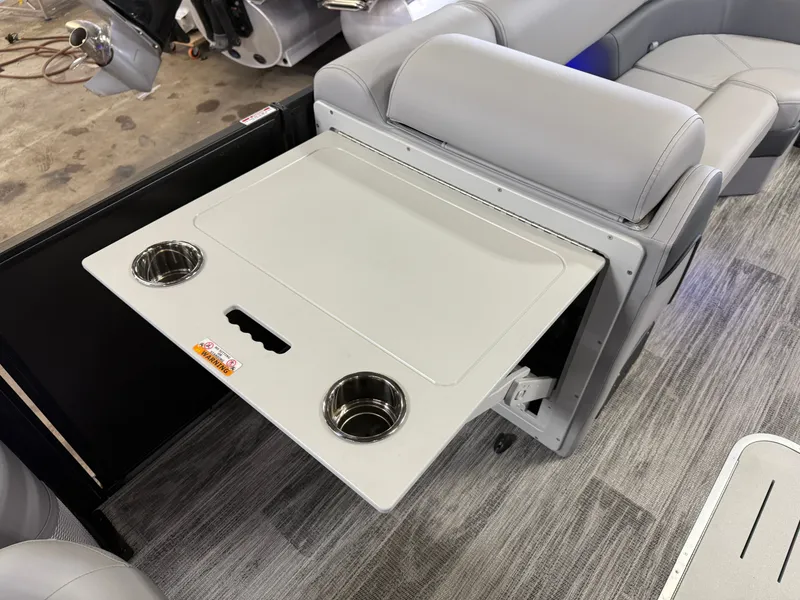 Slide: The Image of Bentley Pontoons Elite 223 Swingback Tritoon 2026 - 30